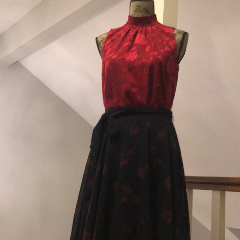 Cute dark with light red color - Picture 6 of 6